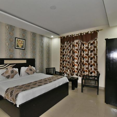Hotel Wild Rose - Далхаузи Екстериор снимка